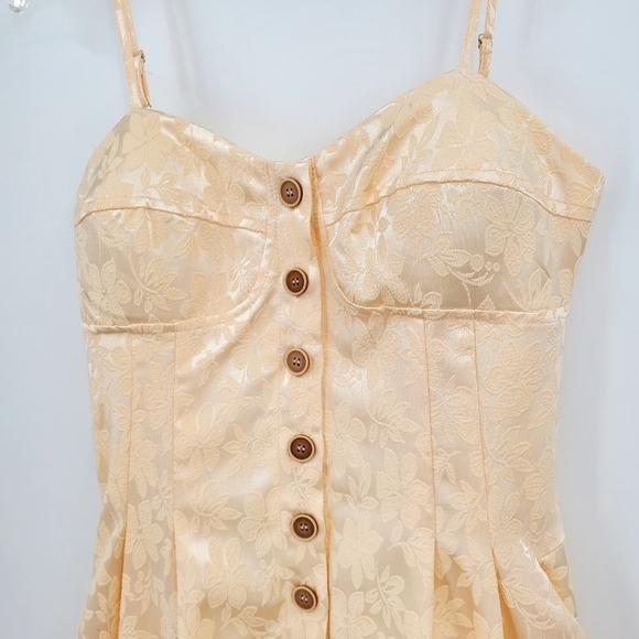 Wang Hanyan French Floral Embroidered Beige / Champagne Buttoned Midi Dress - Picture 2 of 15